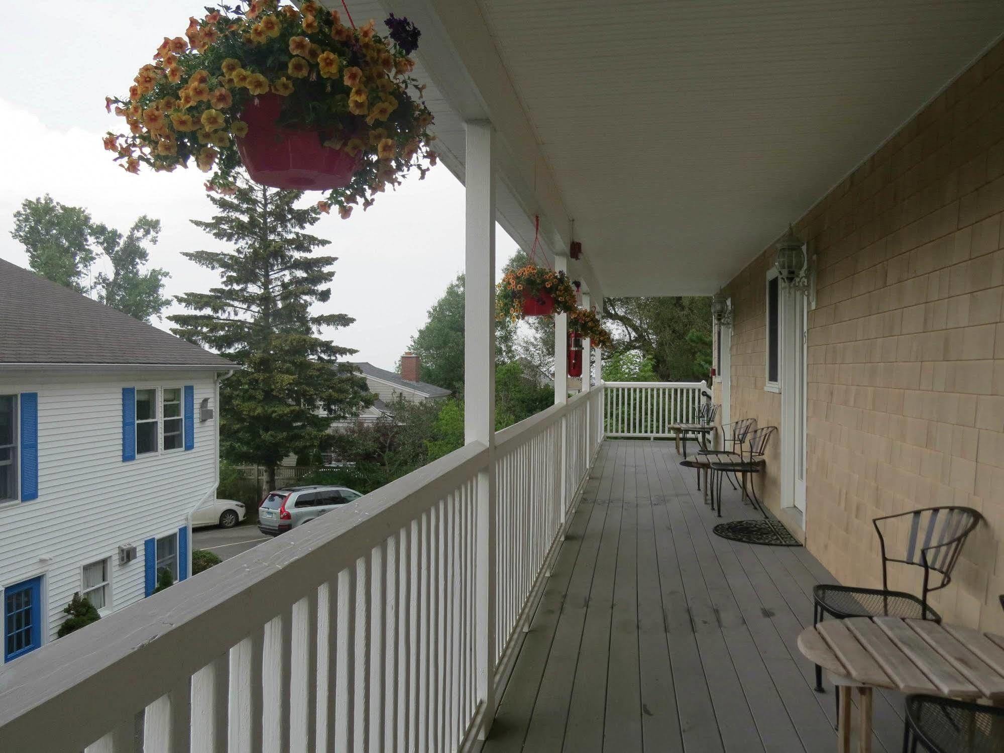 Blue Shutters Inn Carriage House Studios Ogunquit Exterior photo